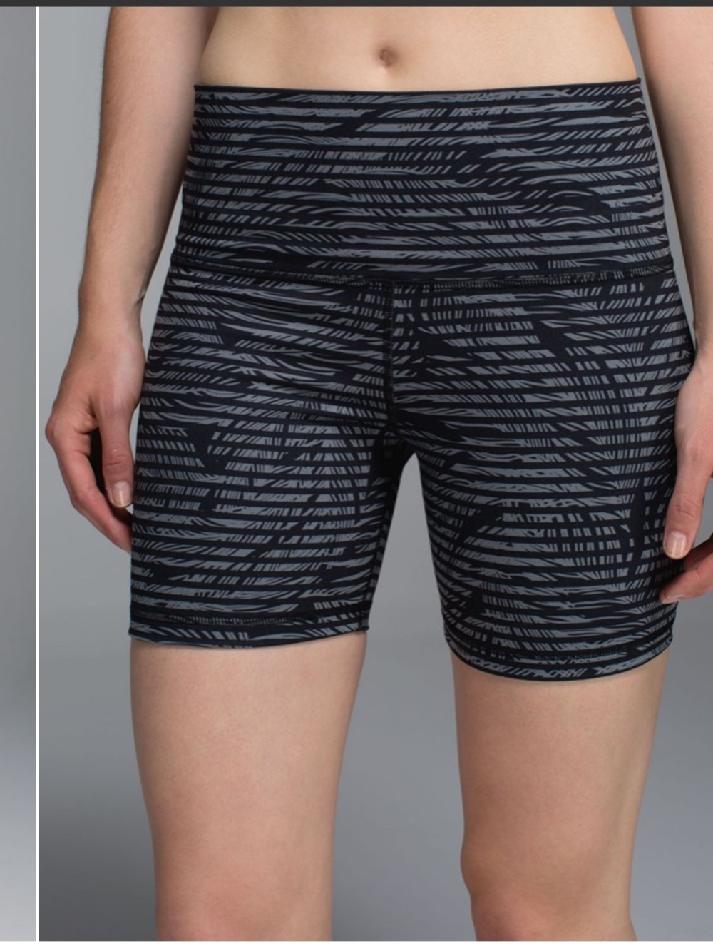 Lululemon • Groove Shorts • Size 8
